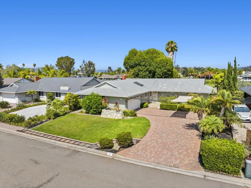 1051 La Reina Drive, San Marcos, California 92078 home-pic-38