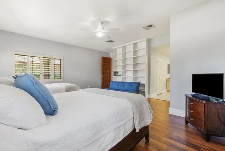 72-web-or-mls-8M4A4473