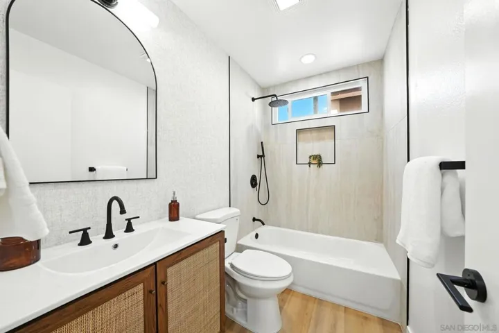 7318 Woodshawn Dr, San Diego, California 92114
