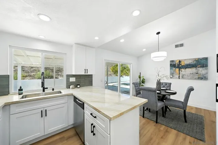 7318 Woodshawn Dr, San Diego, California 92114