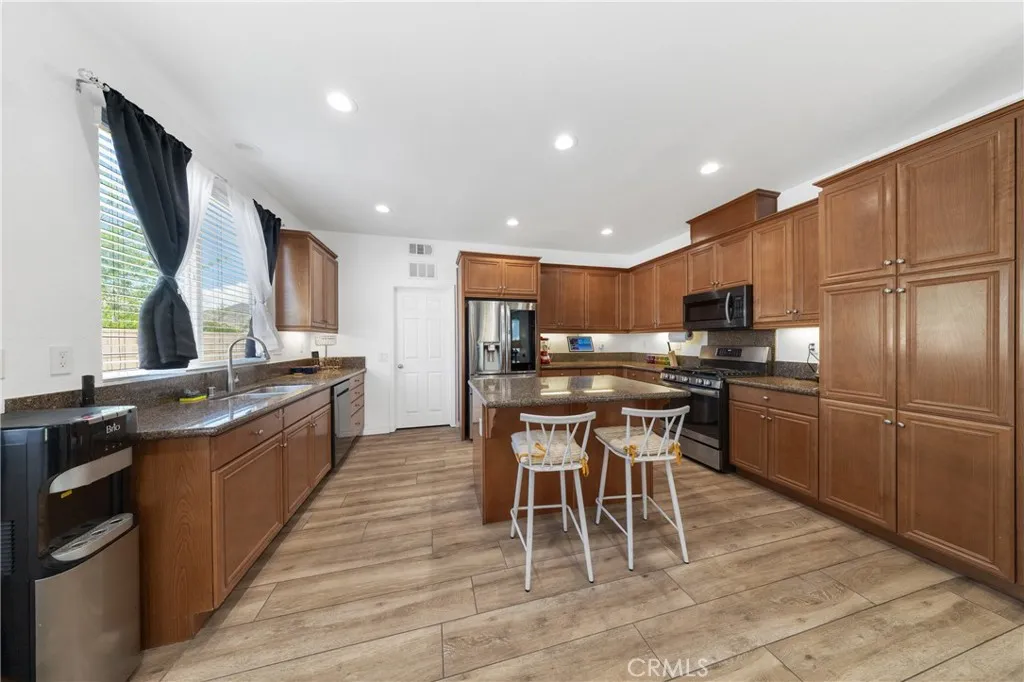 786 Suncup Circle, Hemet, California 92543 home-pic-12