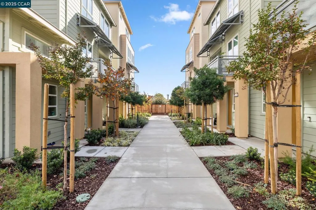 27276 Cosmo Ct, Hayward, California 94541 home-pic-37