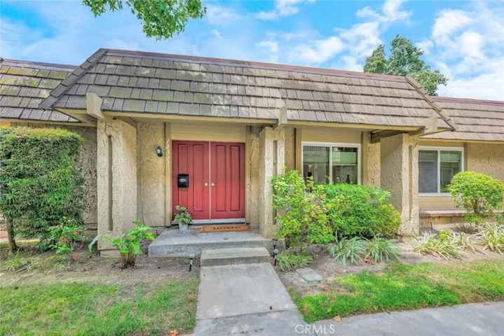 Single Story End Unit