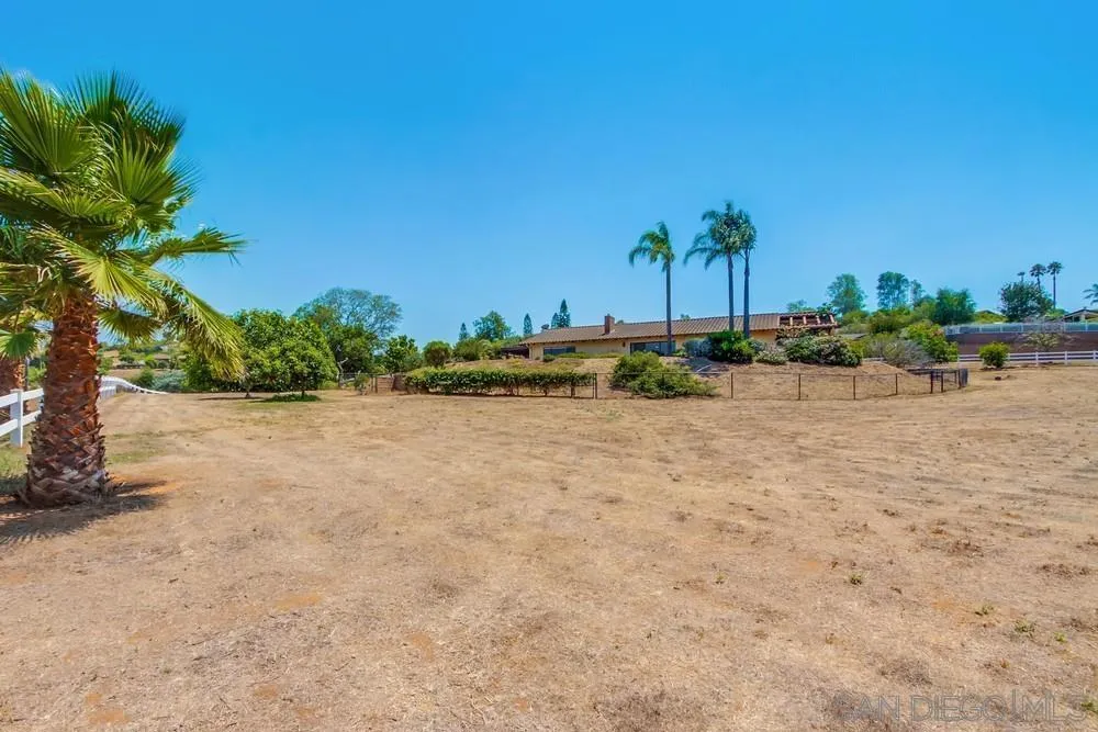 6411 Via De La Reina, Bonsall, California 92003 home-pic-63