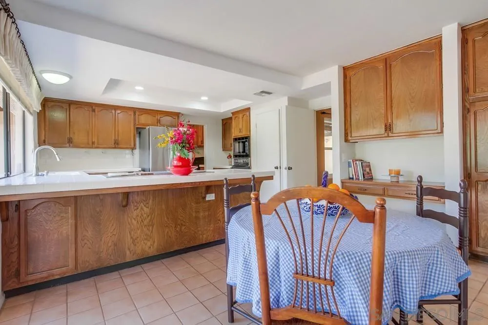 6411 Via De La Reina, Bonsall, California 92003 home-pic-22