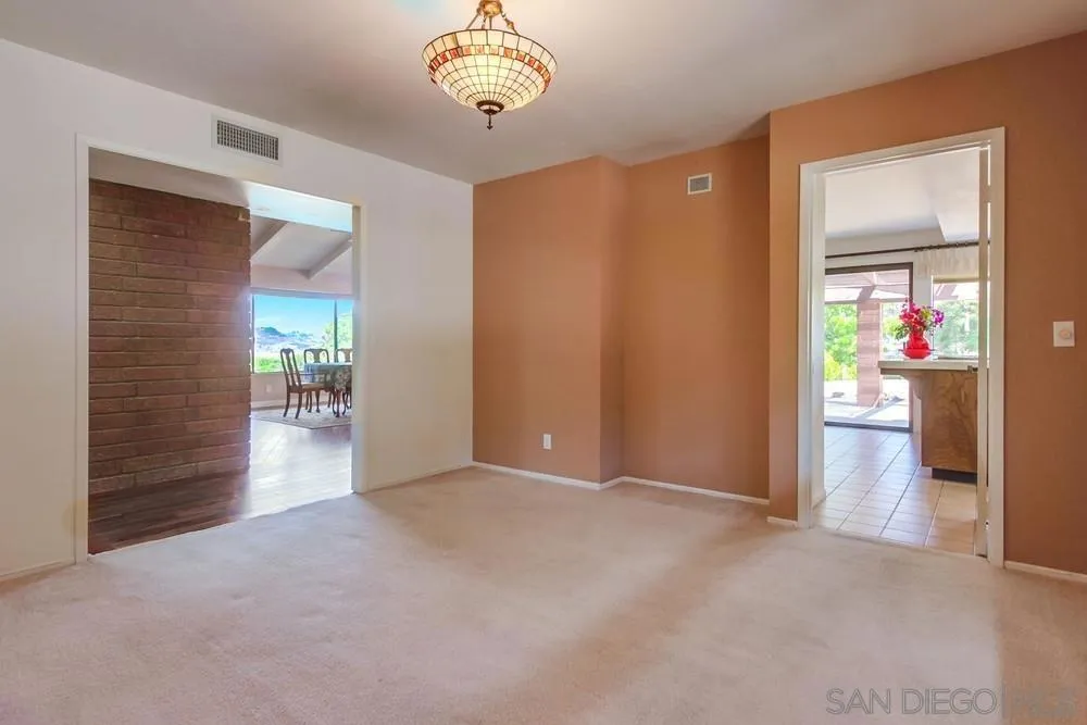 6411 Via De La Reina, Bonsall, California 92003 home-pic-30