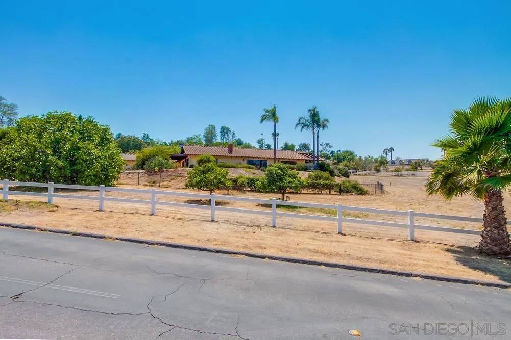 6411 Via De La Reina, Bonsall, California 92003 home-pic-0