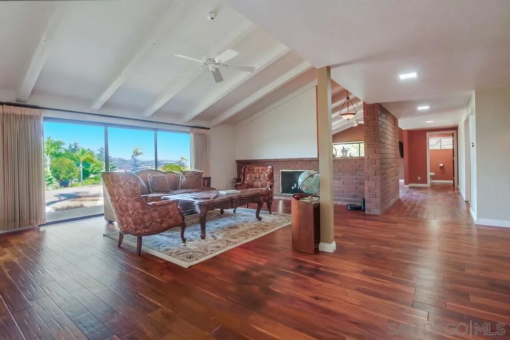 6411 Via De La Reina, Bonsall, California 92003 home-pic-9
