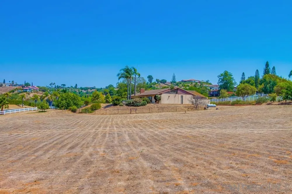 6411 Via De La Reina, Bonsall, California 92003 home-pic-65