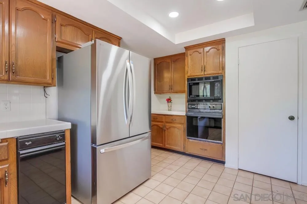 6411 Via De La Reina, Bonsall, California 92003 home-pic-26