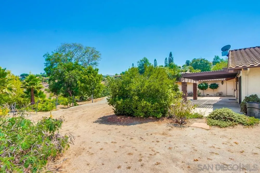 6411 Via De La Reina, Bonsall, California 92003 home-pic-61
