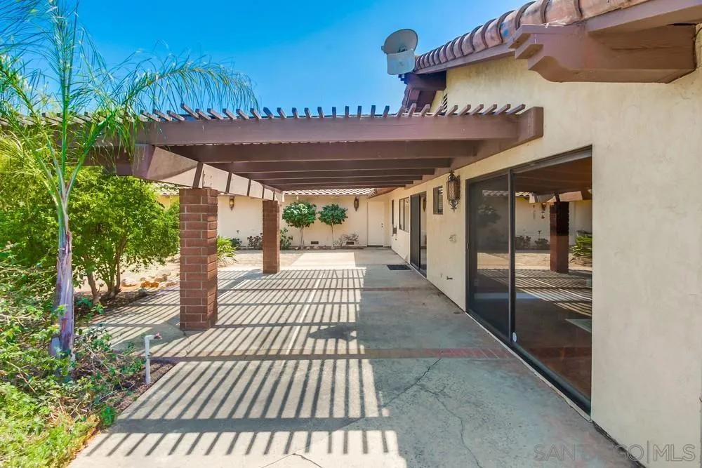 6411 Via De La Reina, Bonsall, California 92003 home-pic-57