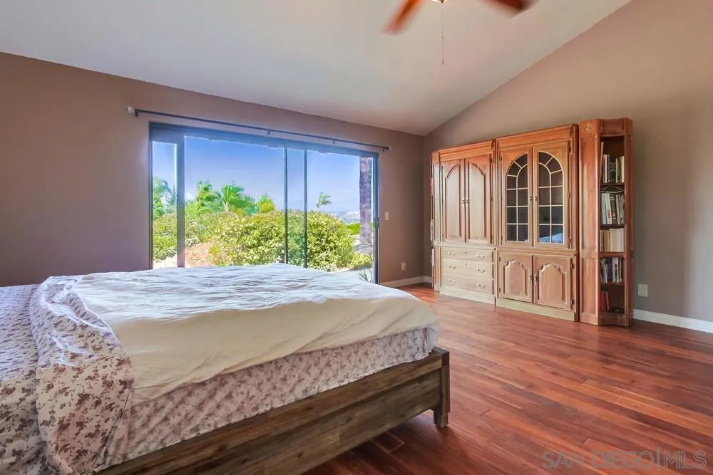 6411 Via De La Reina, Bonsall, California 92003 home-pic-32