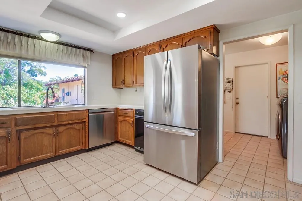 6411 Via De La Reina, Bonsall, California 92003 home-pic-25