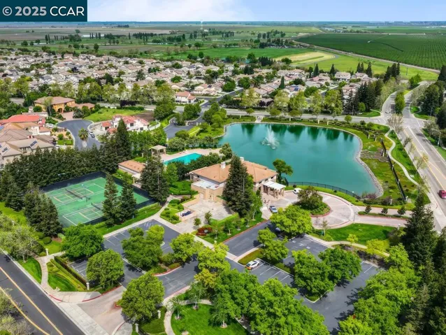 10552 Clarks Fork Cir, Stockton, California 95219