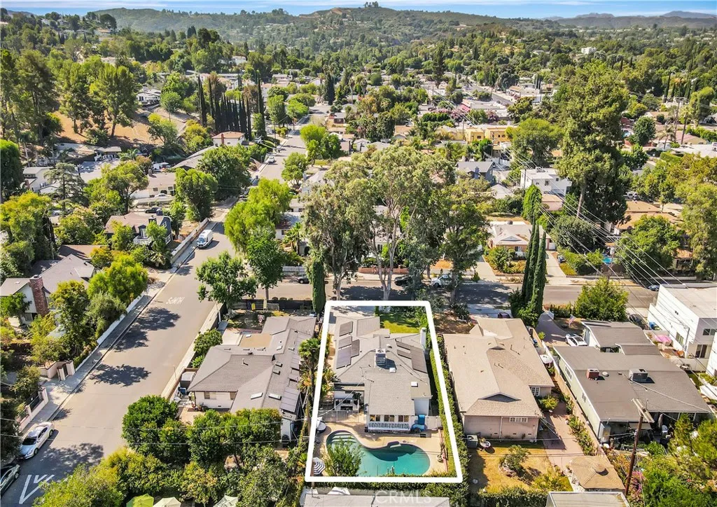 21907 De La Osa Street, Woodland Hills, California 91364 home-pic-28