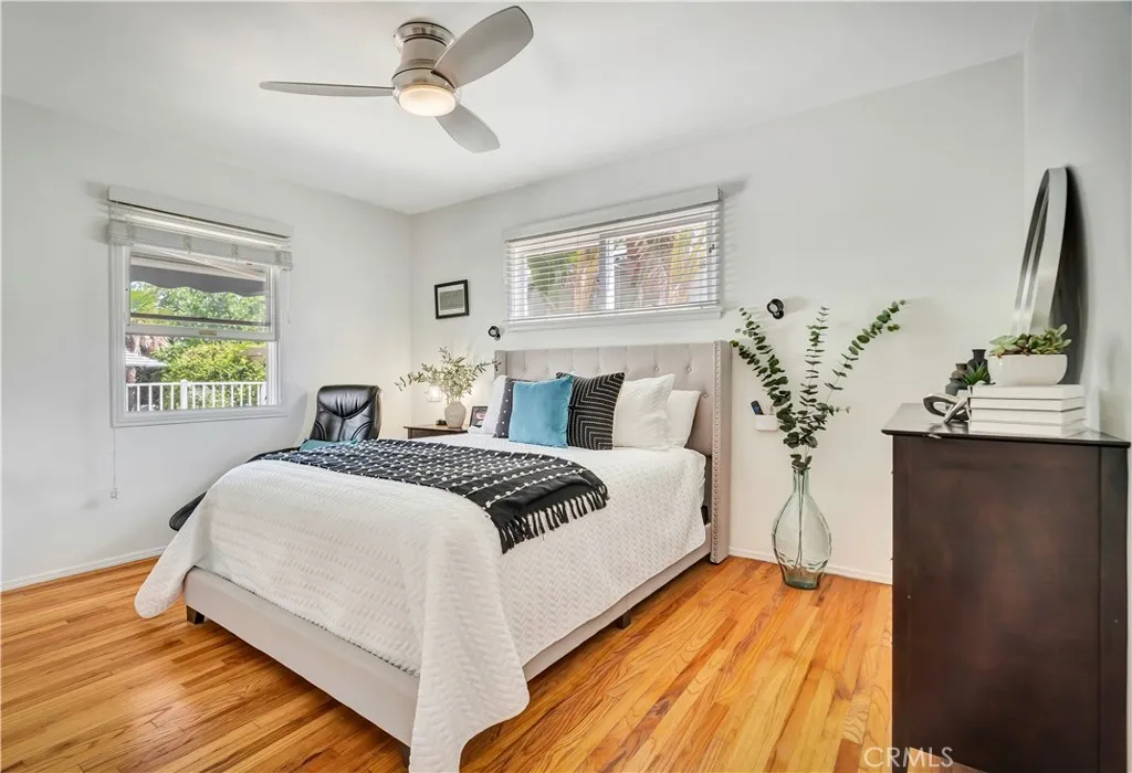 21907 De La Osa Street, Woodland Hills, California 91364 home-pic-12