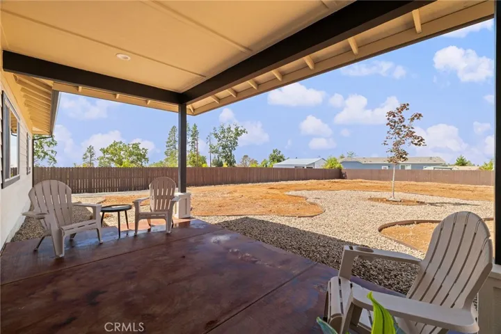 Nice, covered patio to enjoy hours of entertaining & relaxation!