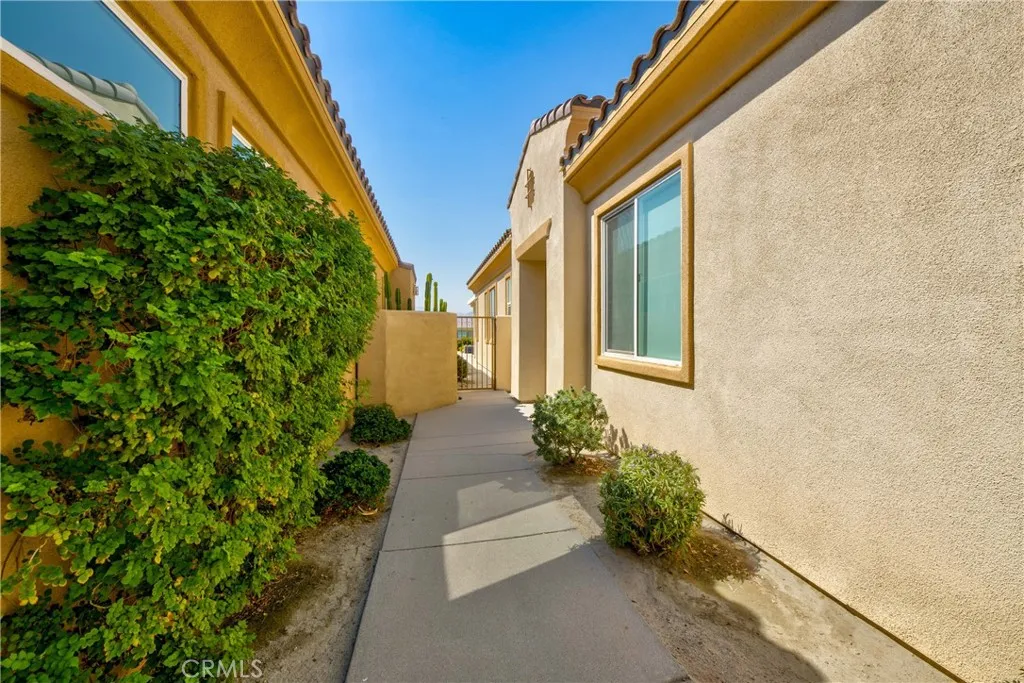 67263 S Chimayo Drive, Cathedral City, California 92234 home-pic-2