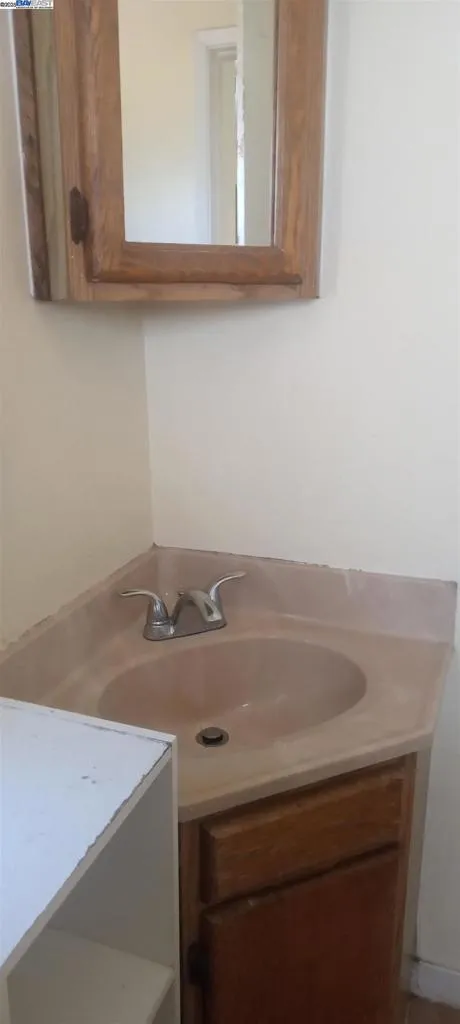 1059 Santa Clara Ave, Alameda, California 94501 home-pic-18