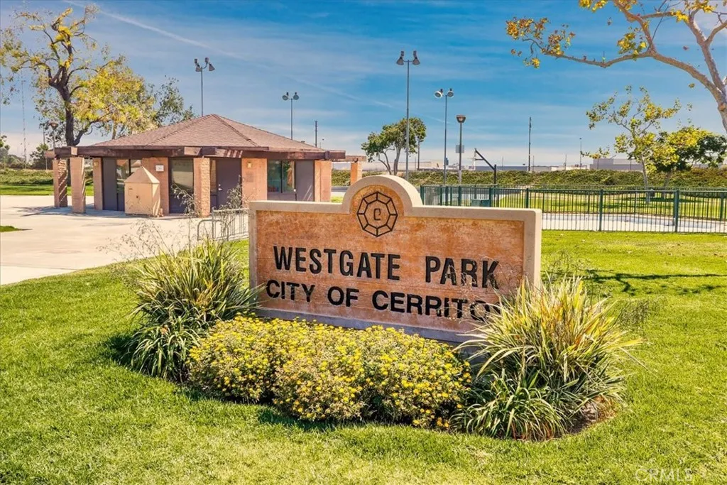 10732 Andy Street, Cerritos, California 90703 home-pic-44