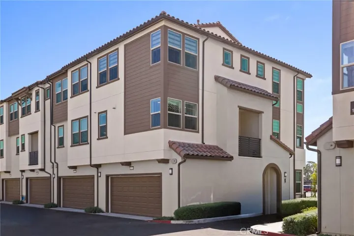 10319 Triple Crown Lane, Cypress, California 90720