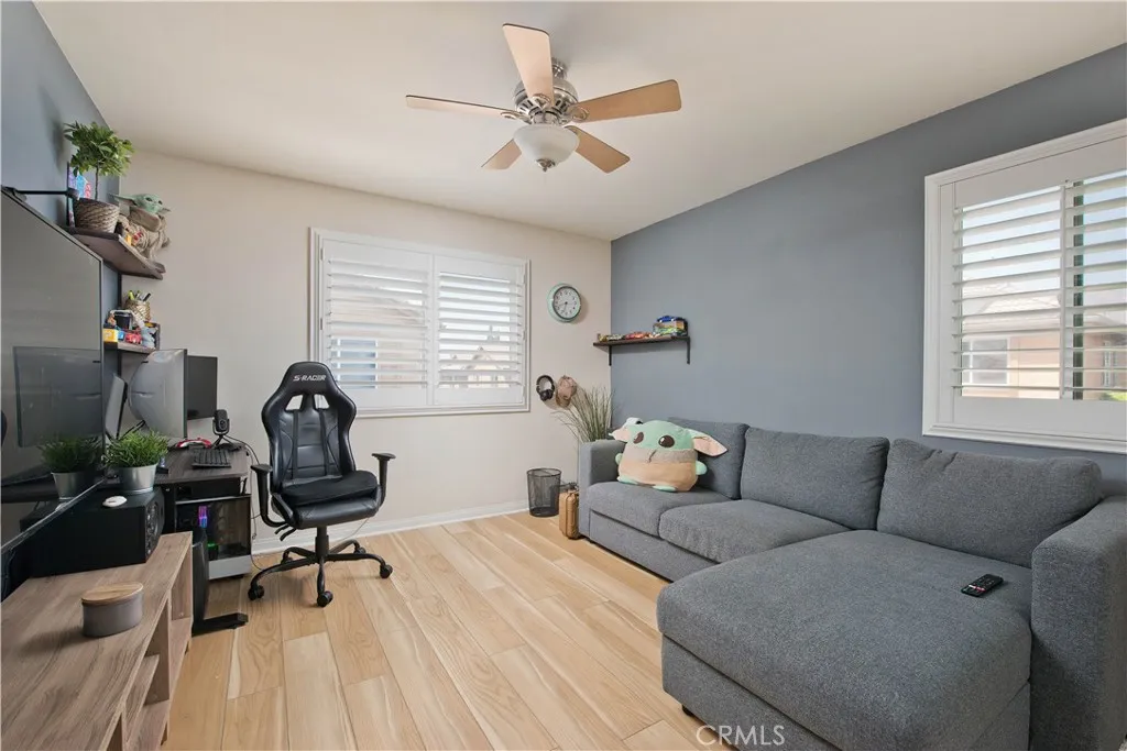 13748 Amanda Lane, Sylmar, California 91342 home-pic-13