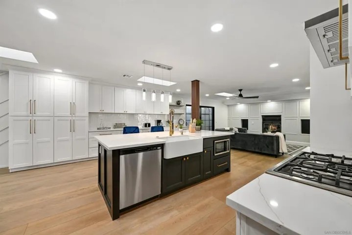 4367 Summit Dr, La Mesa, California 91941
