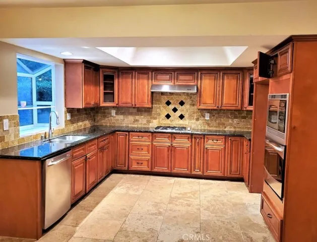 5530 Alfredo Court, Agoura Hills, California 91301