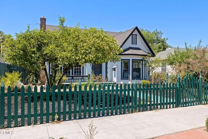 2-web-or-mls-207-oleander-ave