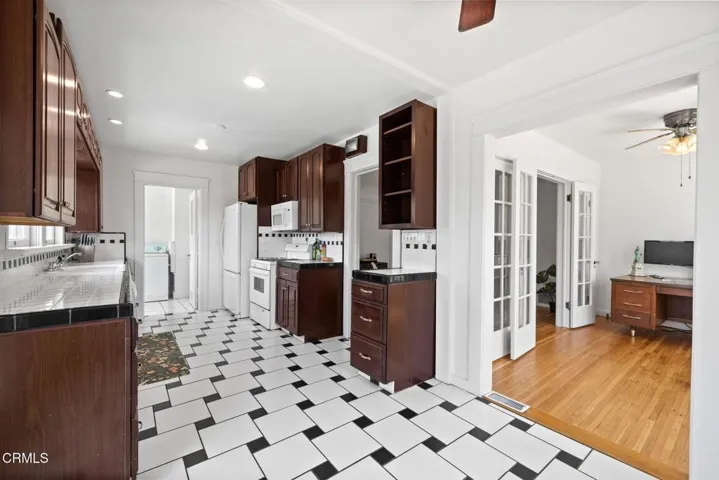 20-web-or-mls-207-oleander-ave