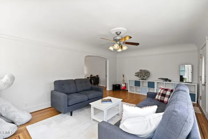 11-web-or-mls-207-oleander-ave