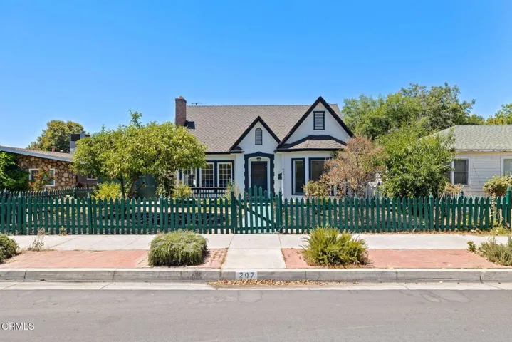 1-web-or-mls-207-oleander-ave