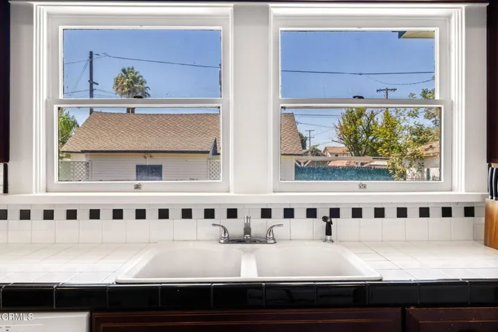 23-web-or-mls-207-oleander-ave