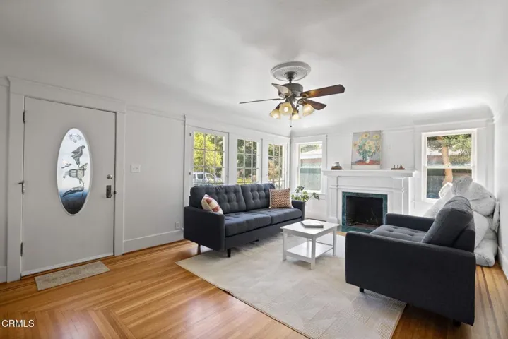 9-web-or-mls-207-oleander-ave