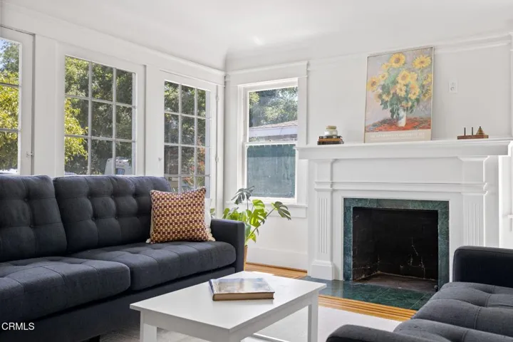 10-web-or-mls-207-oleander-ave