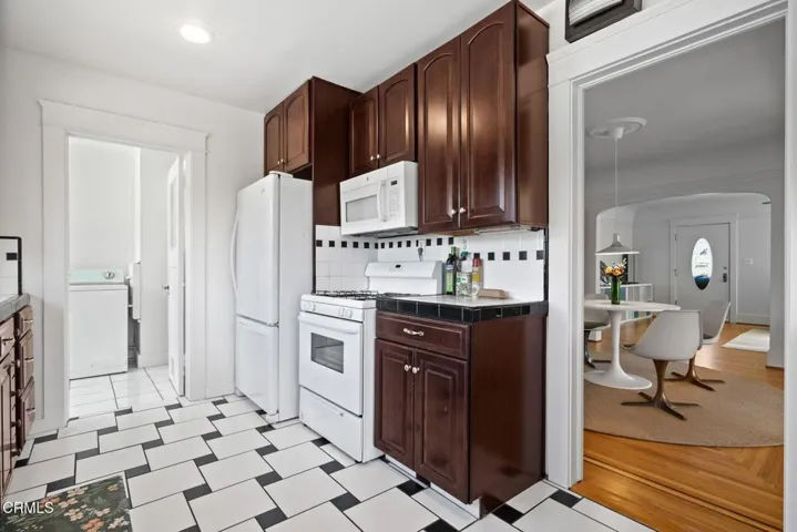 21-web-or-mls-207-oleander-ave