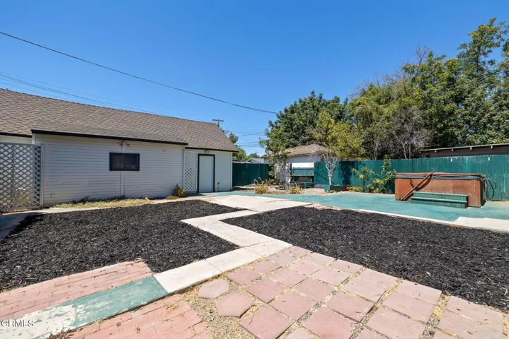 40-web-or-mls-207-oleander-ave