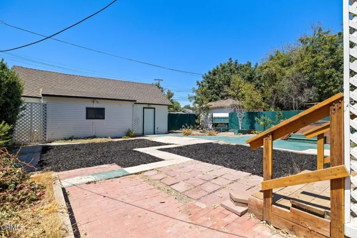 39-web-or-mls-207-oleander-ave
