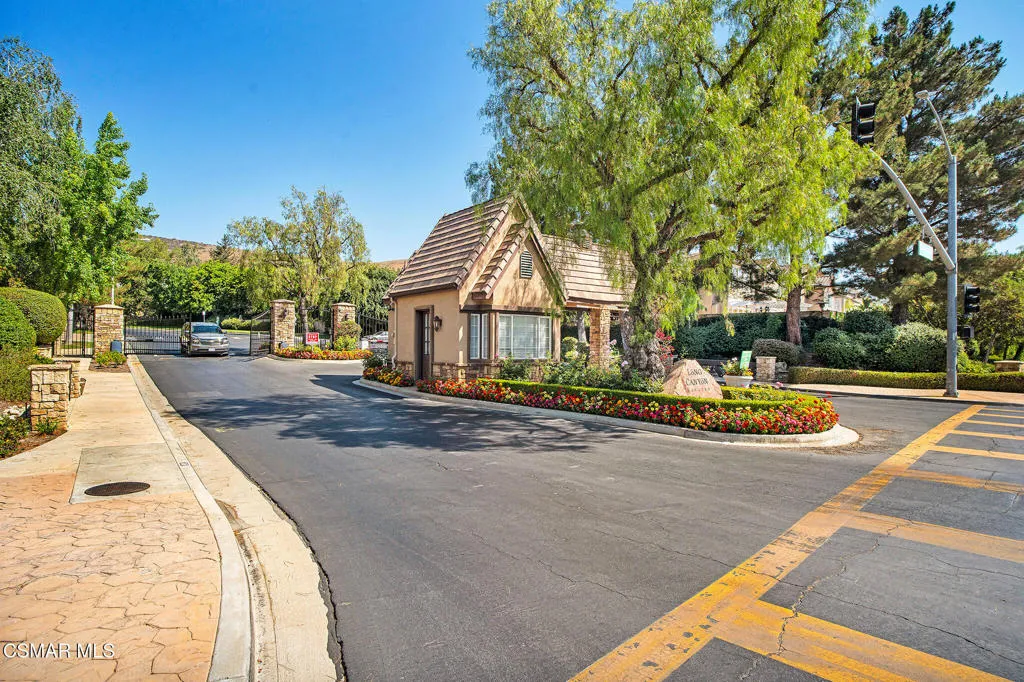 418 Arbor Court, Simi Valley, California 93065 home-pic-38