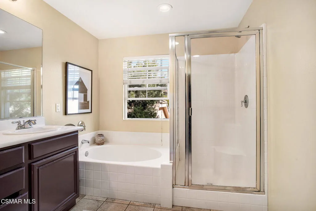 418 Arbor Court, Simi Valley, California 93065 home-pic-28
