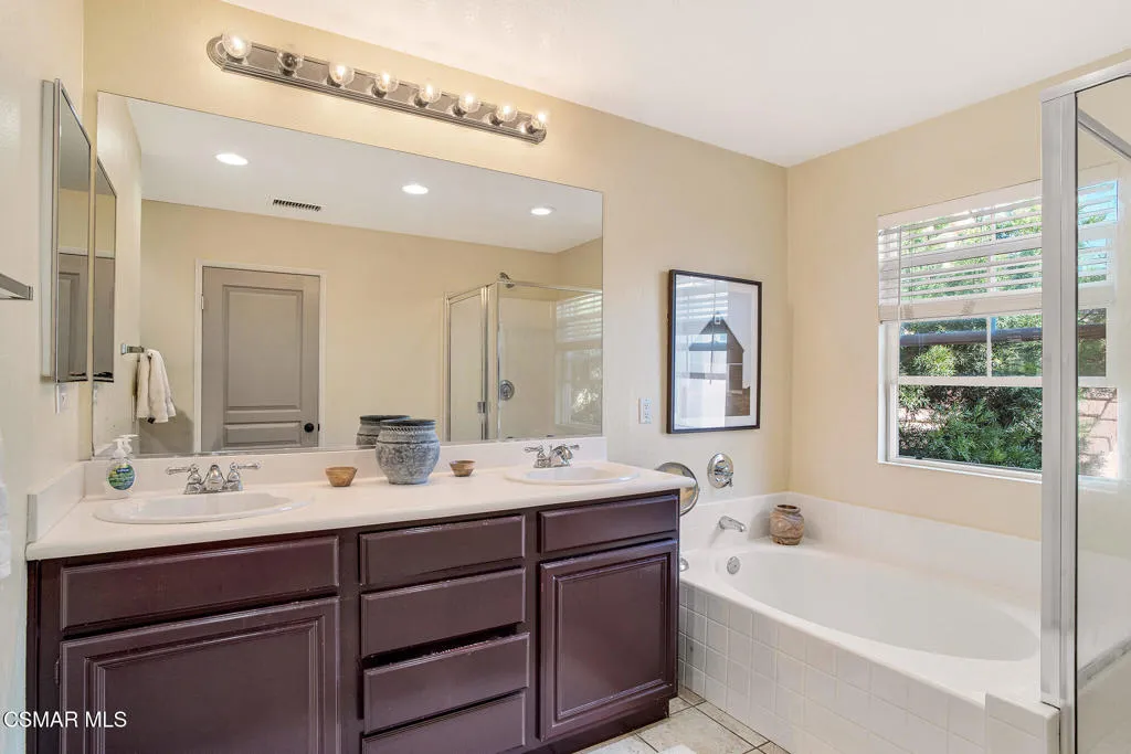 418 Arbor Court, Simi Valley, California 93065 home-pic-27