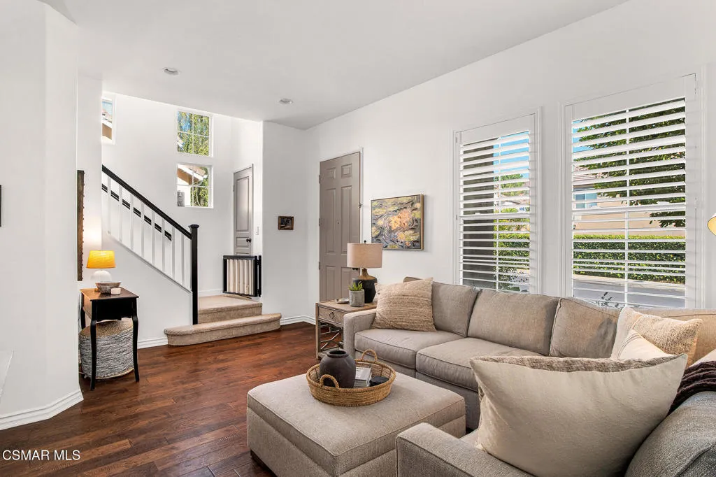 418 Arbor Court, Simi Valley, California 93065 home-pic-15