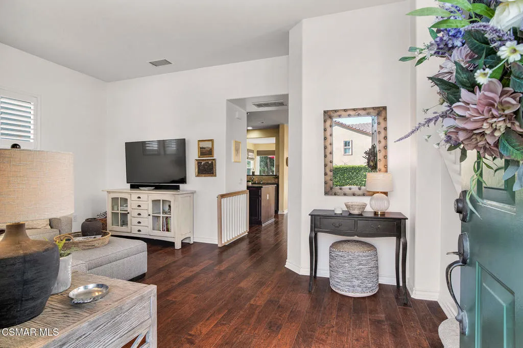 418 Arbor Court, Simi Valley, California 93065 home-pic-12