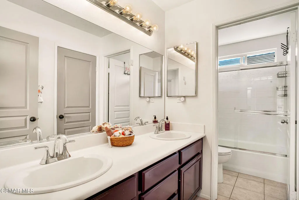 418 Arbor Court, Simi Valley, California 93065 home-pic-20