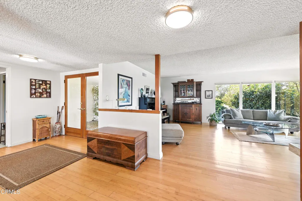 633 Camino Roberto, Thousand Oaks, California 91360 home-pic-11
