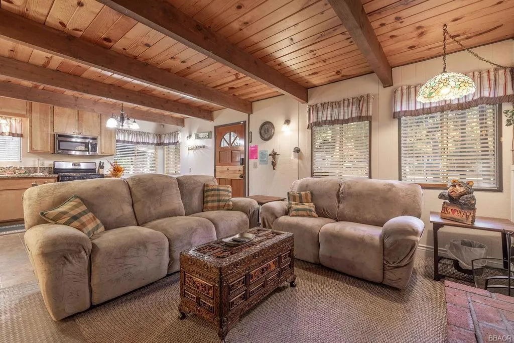 217 E Angeles Boulevard, Big Bear, California 92314 home-pic-3
