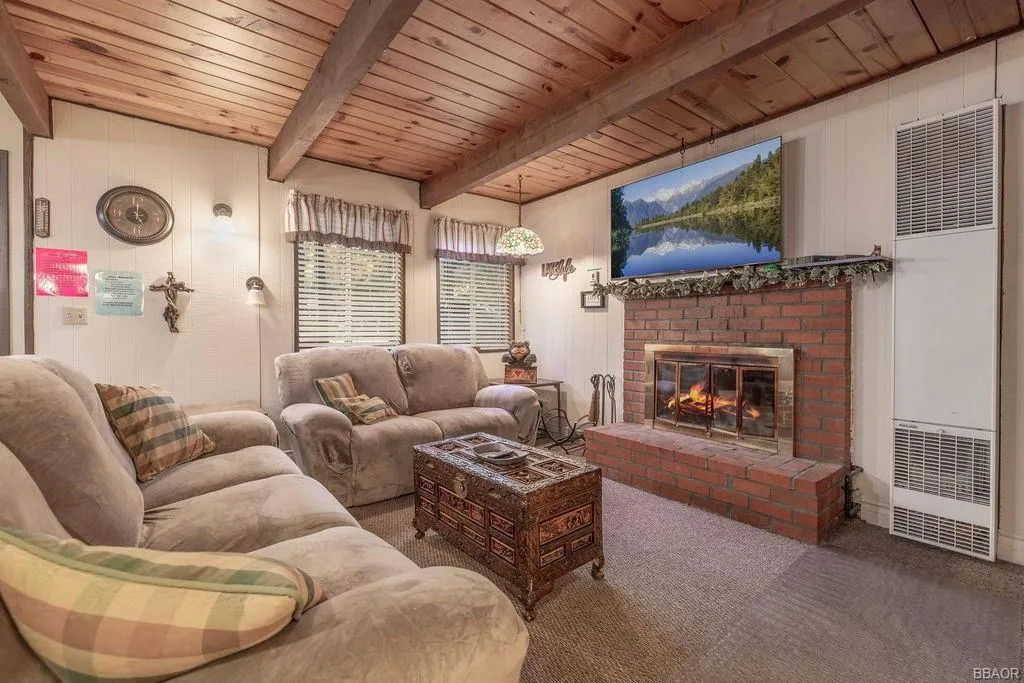 217 E Angeles Boulevard, Big Bear, California 92314 home-pic-4