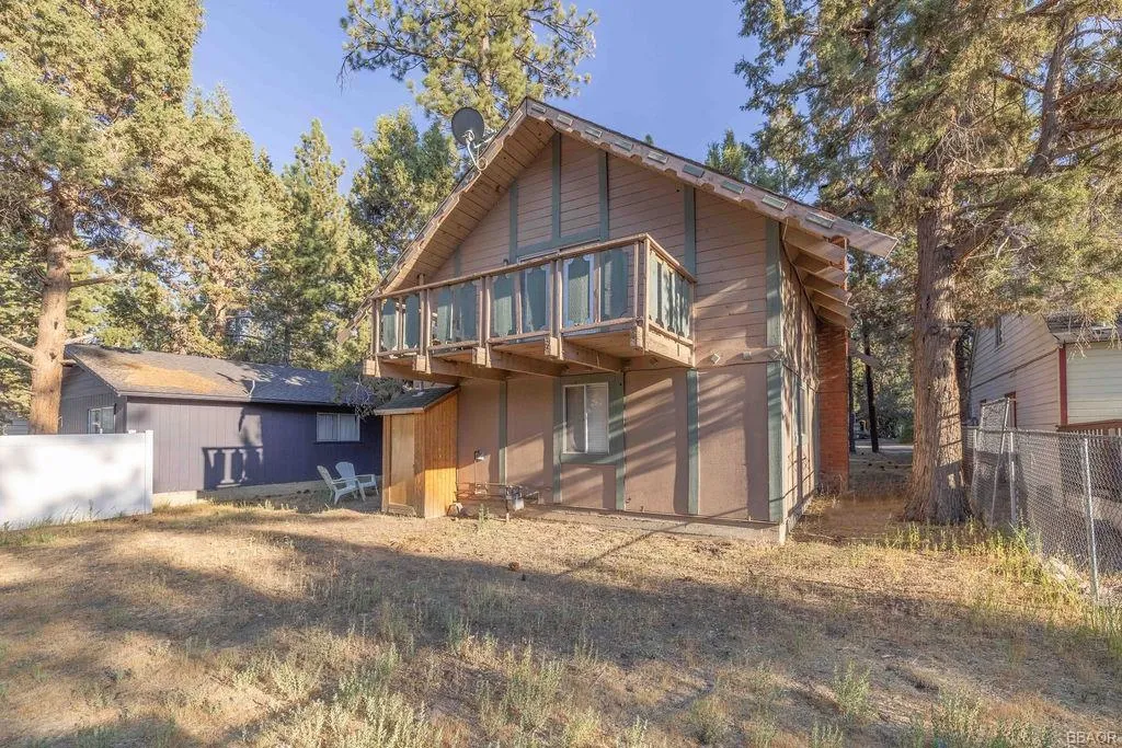 217 E Angeles Boulevard, Big Bear, California 92314 home-pic-23