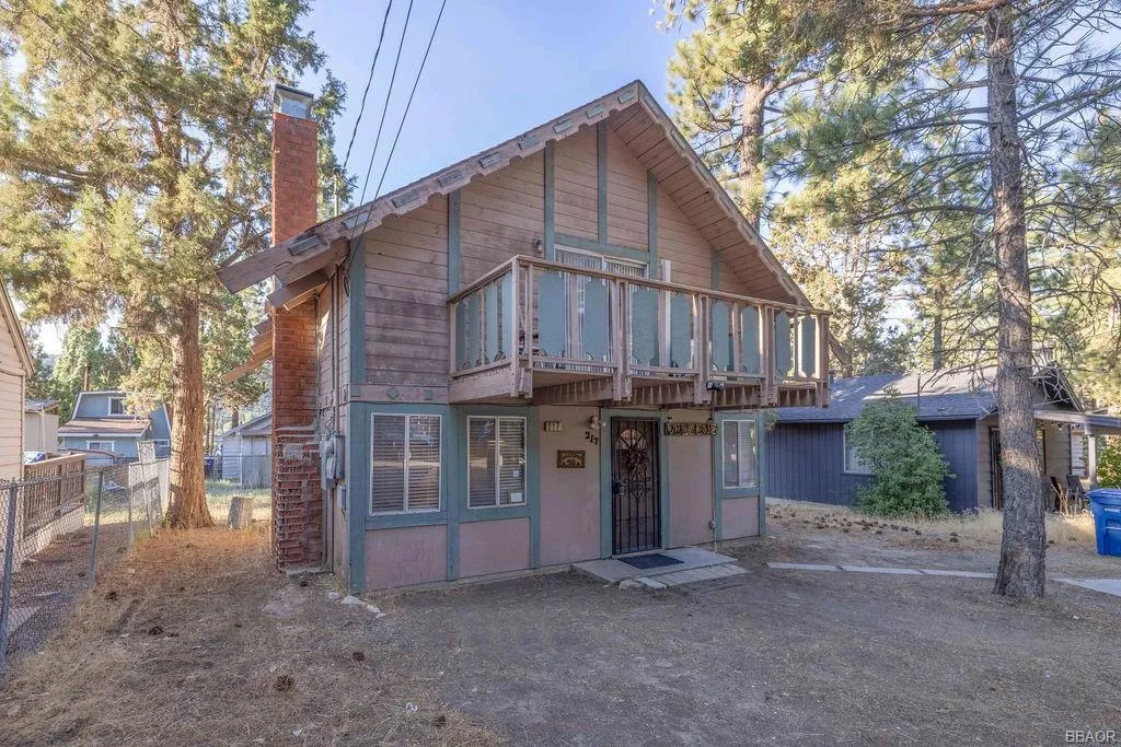 217 E Angeles Boulevard, Big Bear, California 92314 home-pic-0